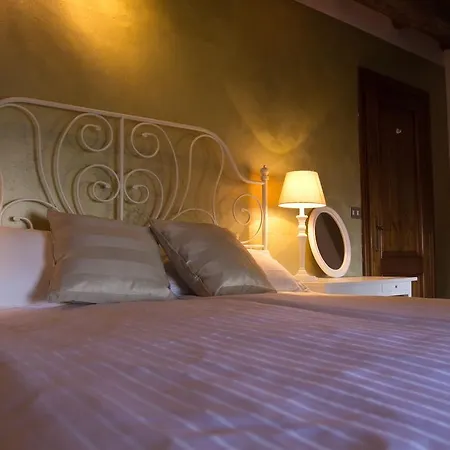 فندق مبيت وإفطار Relais Castei Del Garda غارْدا